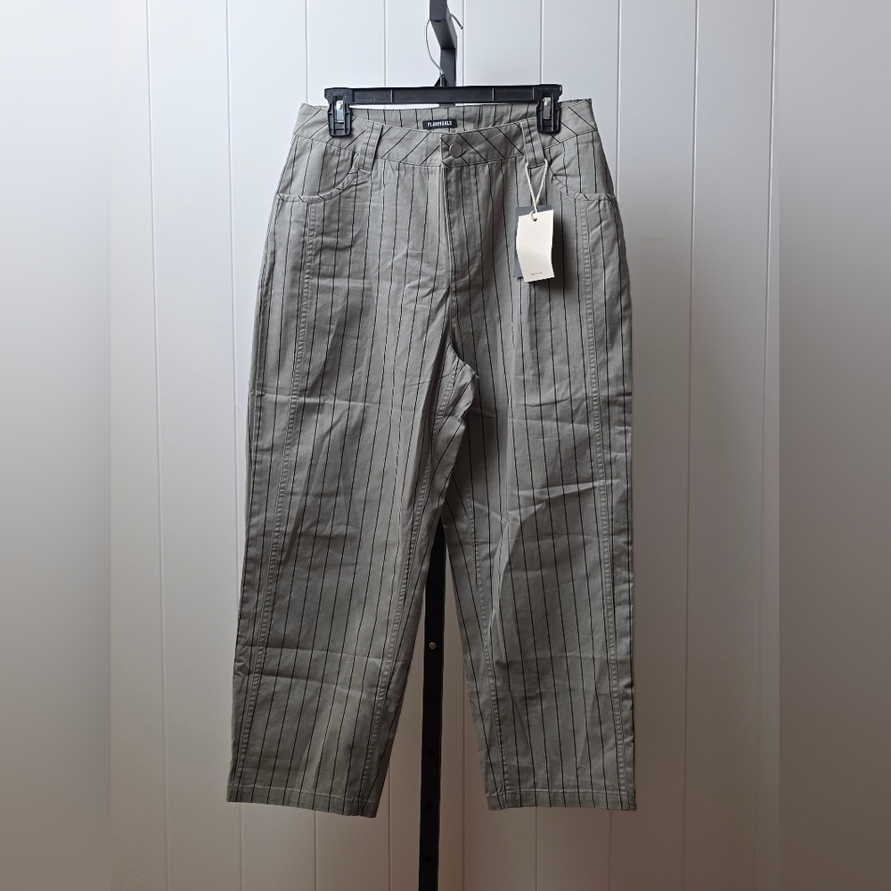 Flamingals Gray Pinstripe Pants High Waist Cropped Fit Size M NWT